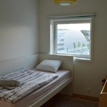 Modern 3-story House By The Sea & Public Transport דירה טרונדהיים