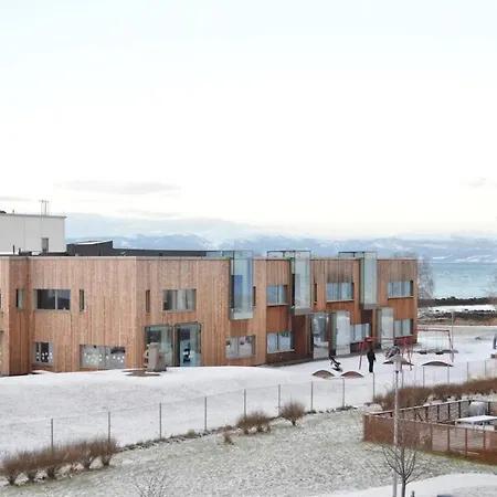 Apartman Modern 3-story House By The Sea & Public Transport Trondheim